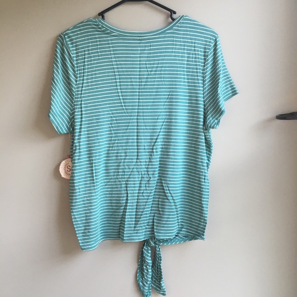 SO | brand new knotted relaxed tee - Picture 8 of 9